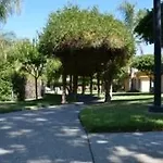 University Park Inn & Suites 